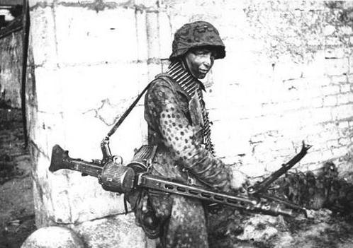 12th ss Hitlerjugend MG42 gunner